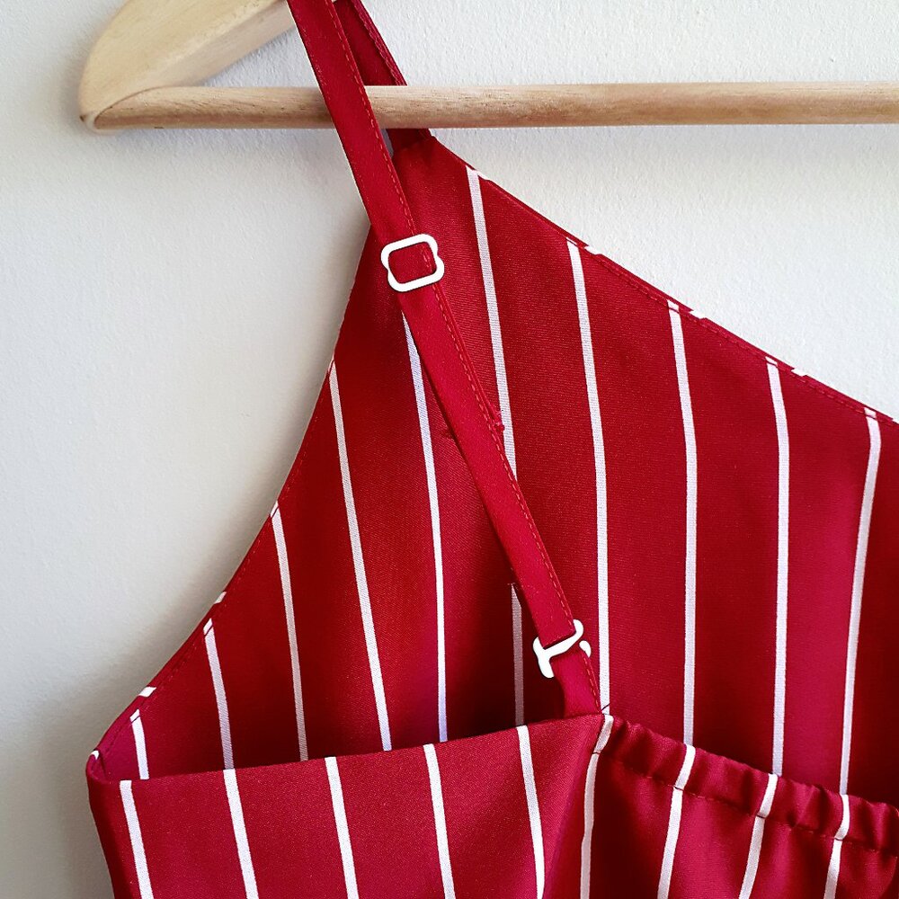 ZAFUL Bowknot Pinstripe Cut Out Cropped Tank Top in Red - Picture 6 of 11